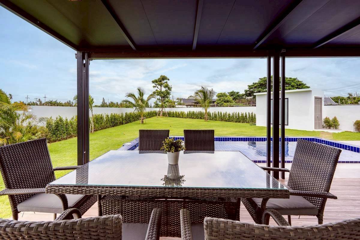 Luxury Private Pool Villa at Botanica Hua Hin Soi 112