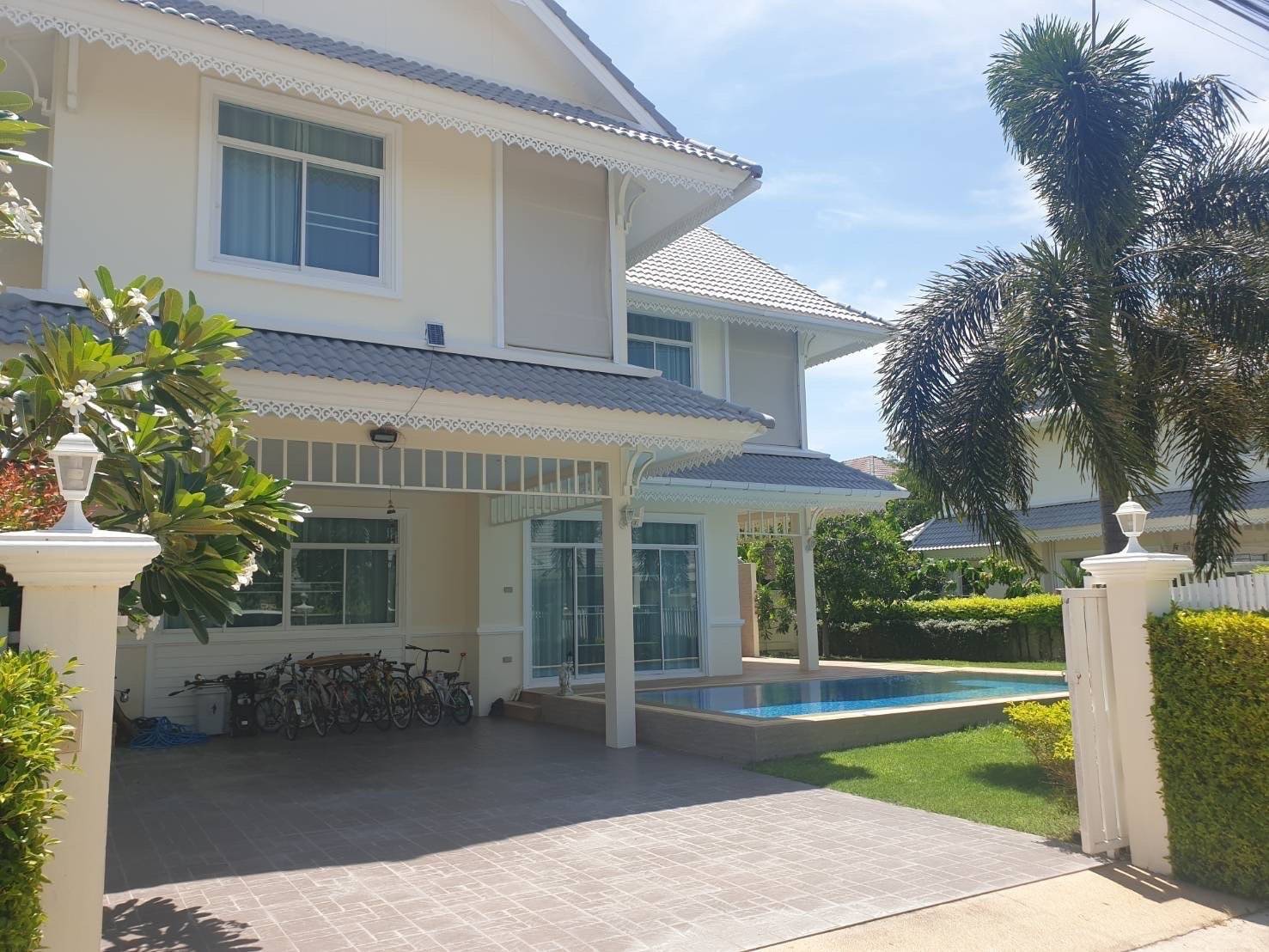 Spacious 4-Bedroom Pool Villa by the Beach