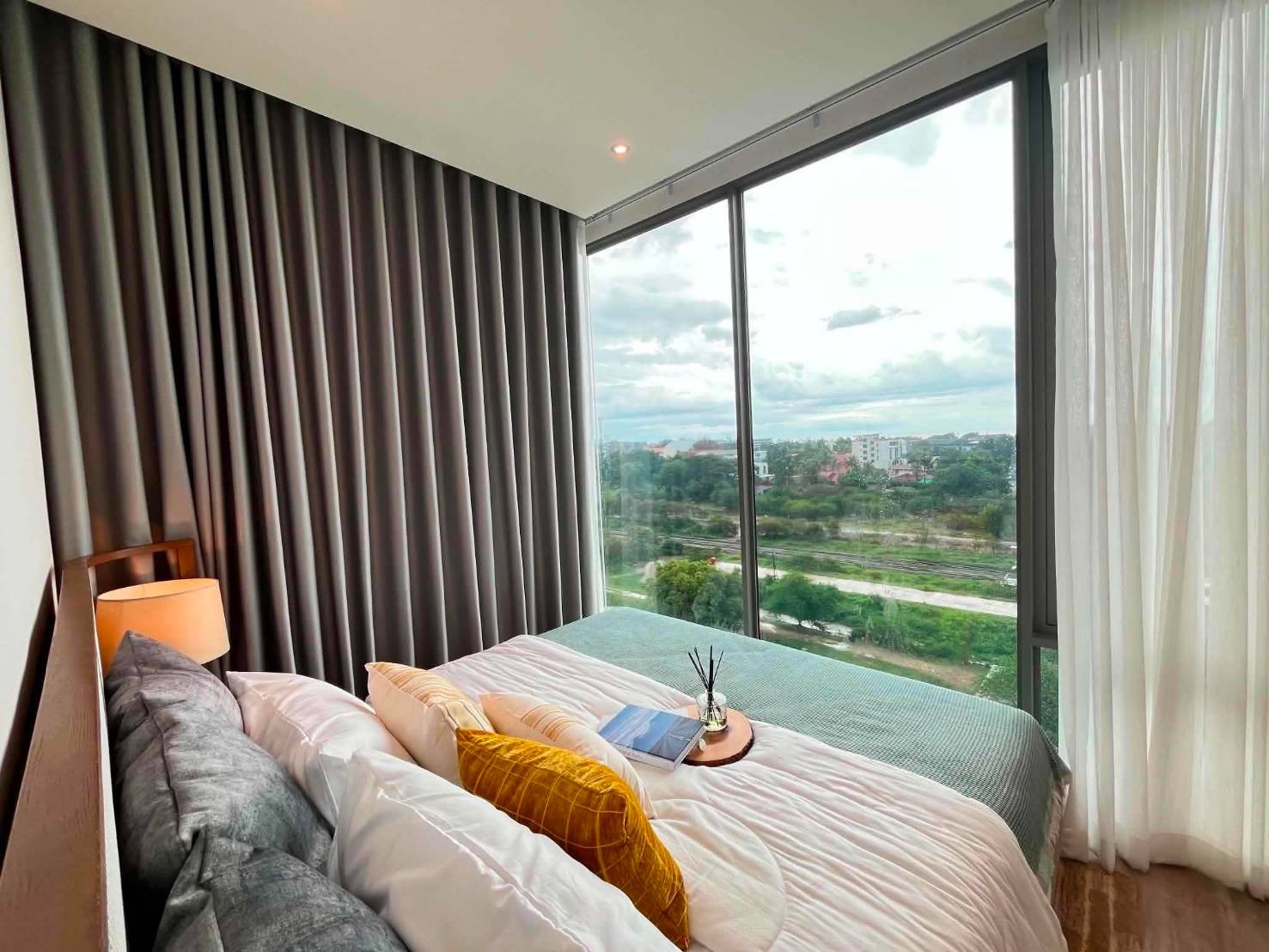 Modern 2-Bedroom Condo on Floor 8 in Vehha