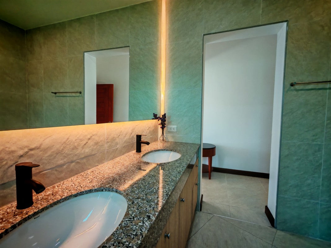 Modern 3 Bedroom Pool Villa on Large Plot in Hin Lek Fai, Hua Hin