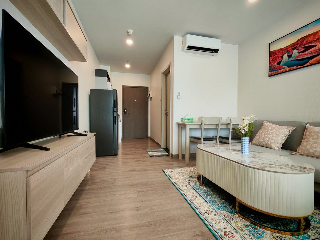 Sea and Mountain View 1-Bedroom Condo with Full Facilities