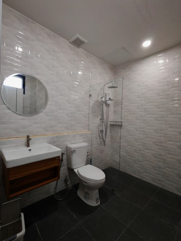 Spacious 5-Bedroom Pool Villa with Large Garden for Rent