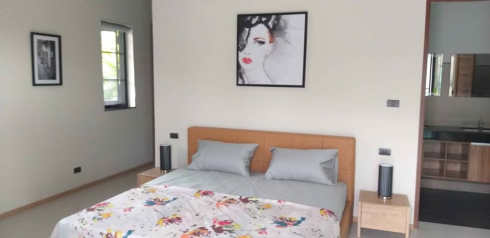 Spacious 3-Bedroom House with Large Pool in Hin Lek Fai