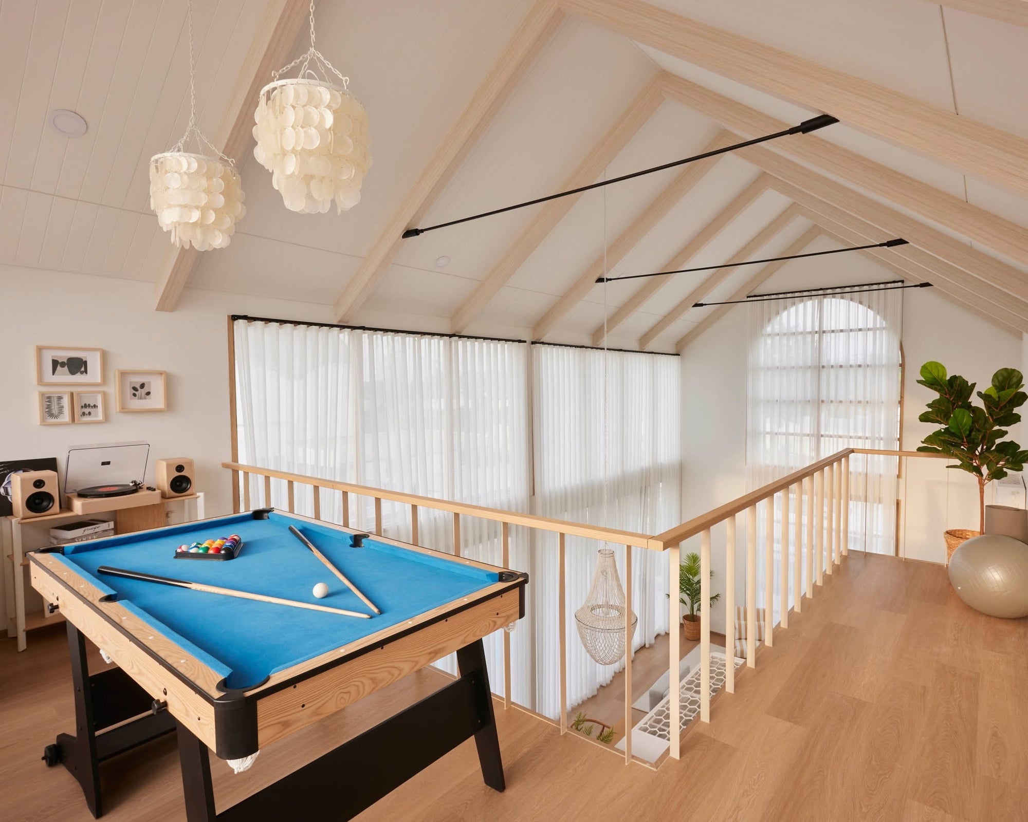 Villa mit 3–4 Schlafzimmern, Bergblick und Pool in Cha Am
