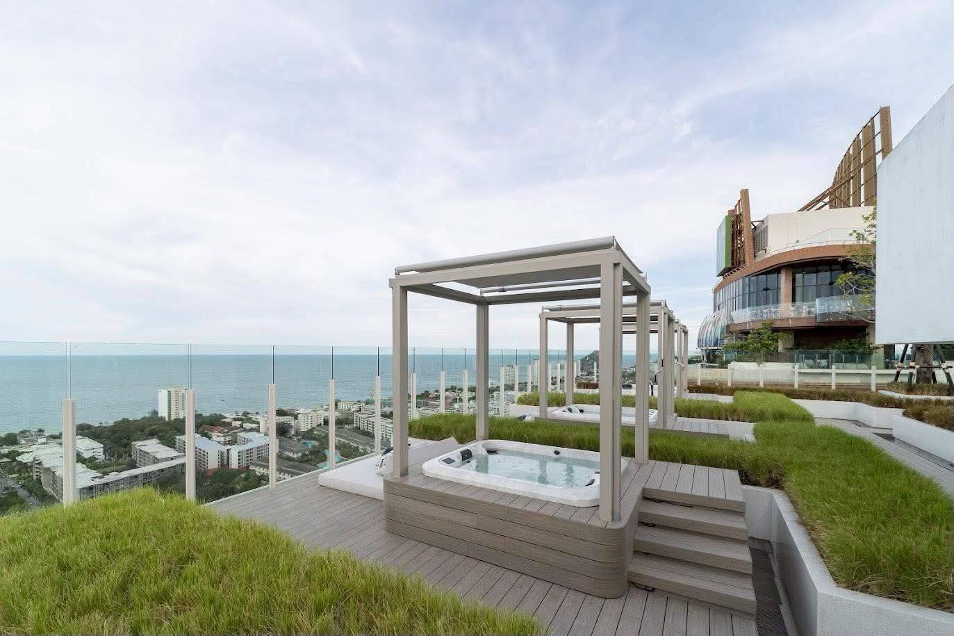 Modern 2-Bedroom Condo on Floor 8 in Vehha