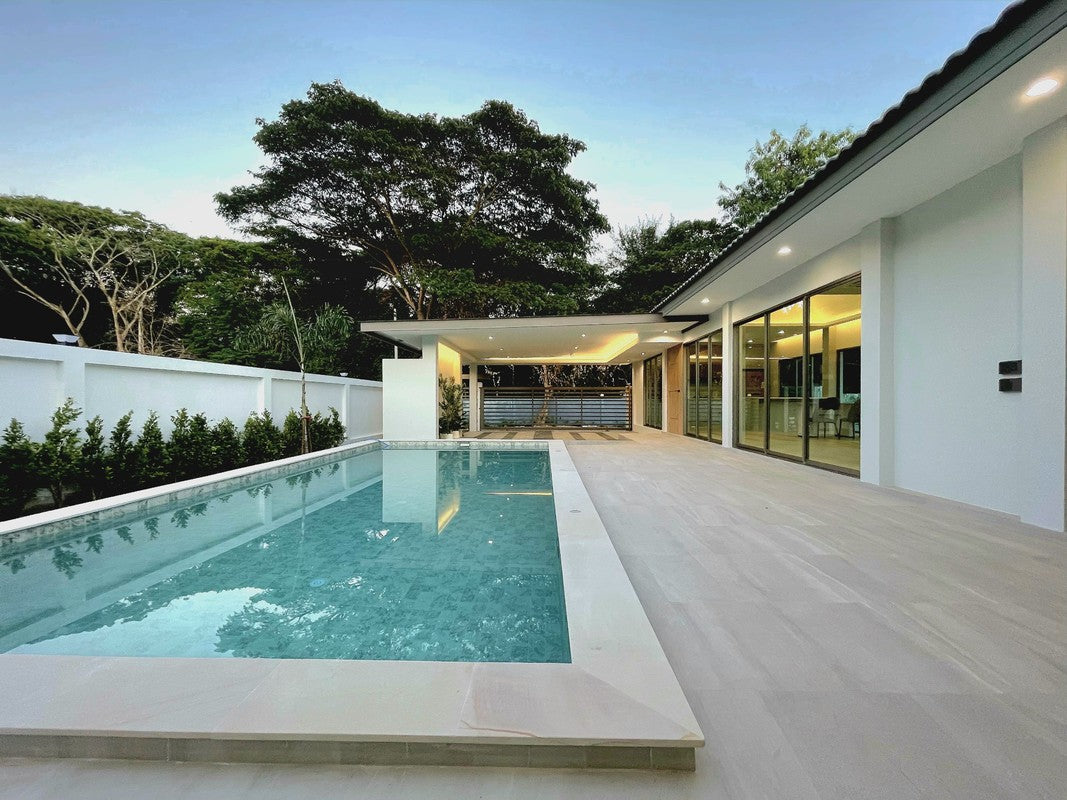 Luxuriöse U-förmige Poolvilla in Hua Hin zu verkaufen