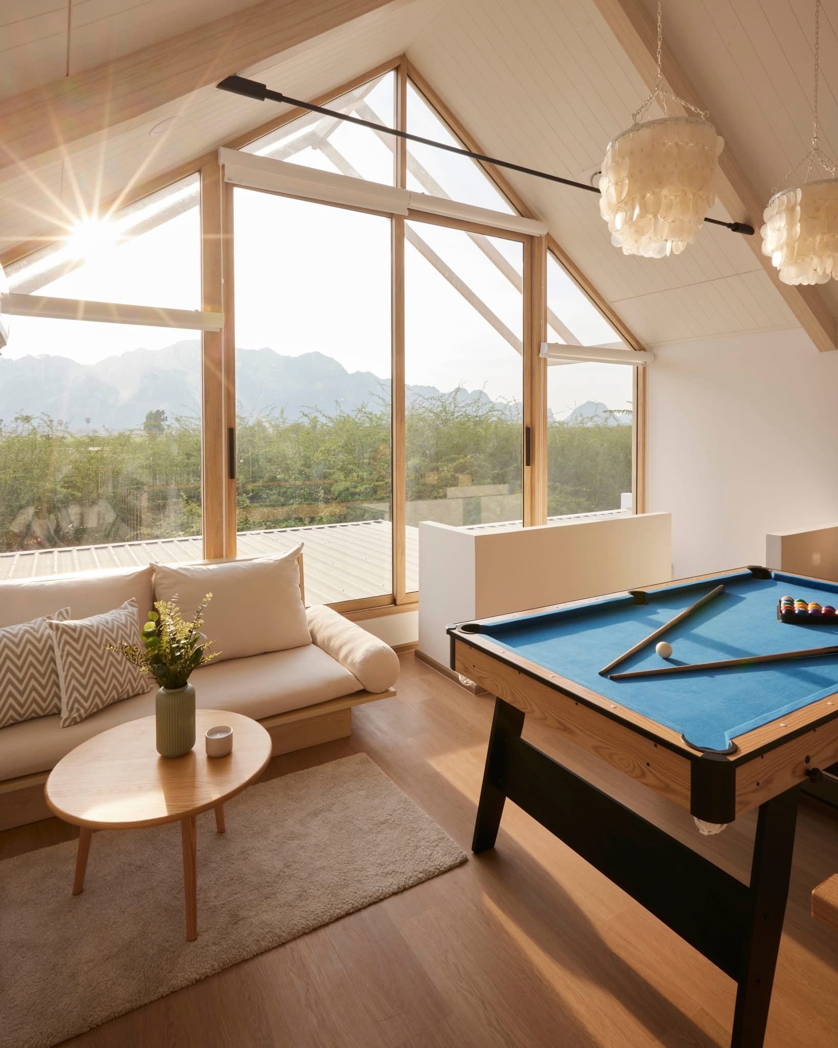Villa mit 3–4 Schlafzimmern, Bergblick und Pool in Cha Am