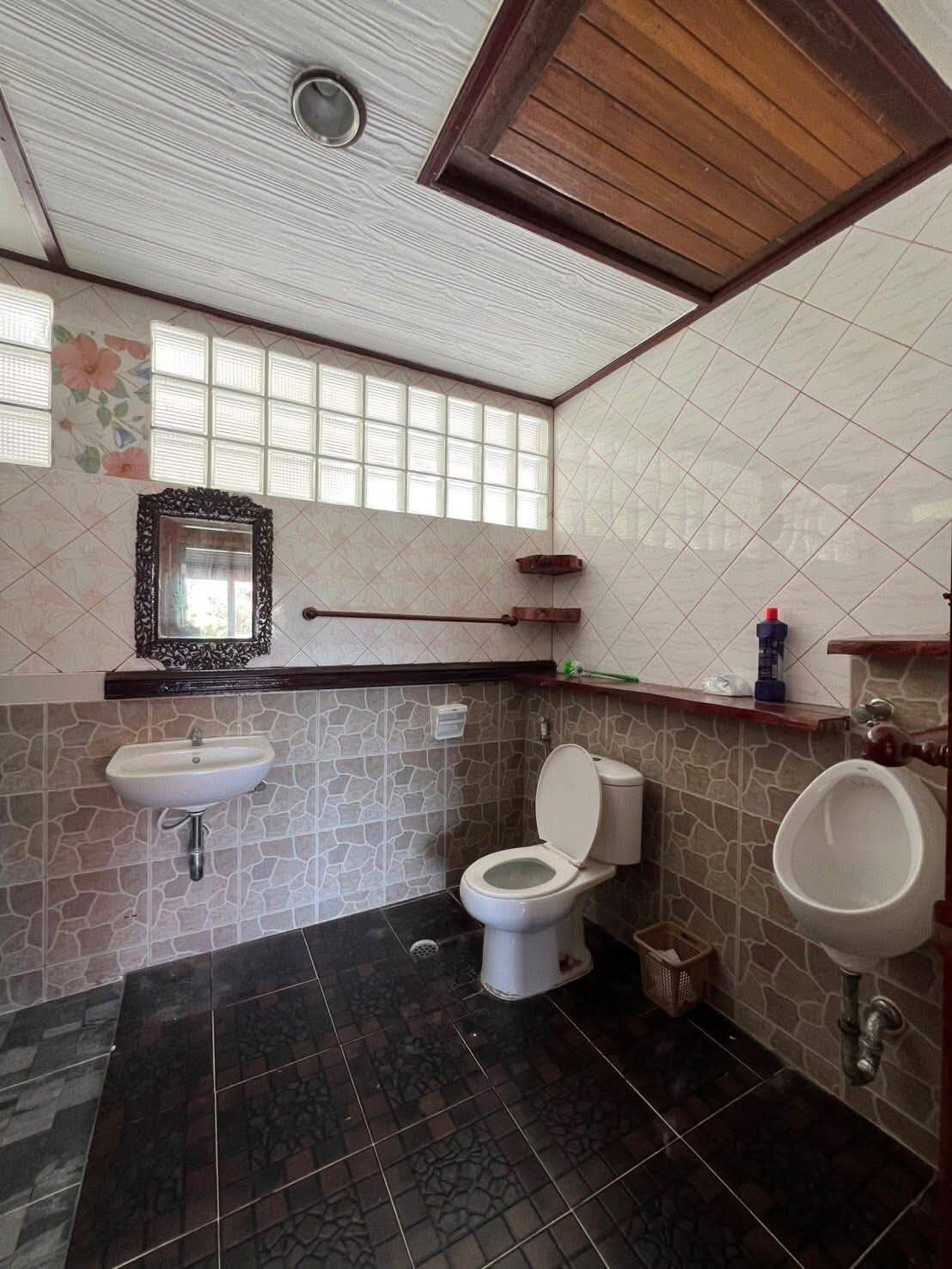 Newly Renovated House for Rent in Cha-Am with Pool and Riverside Pavilion