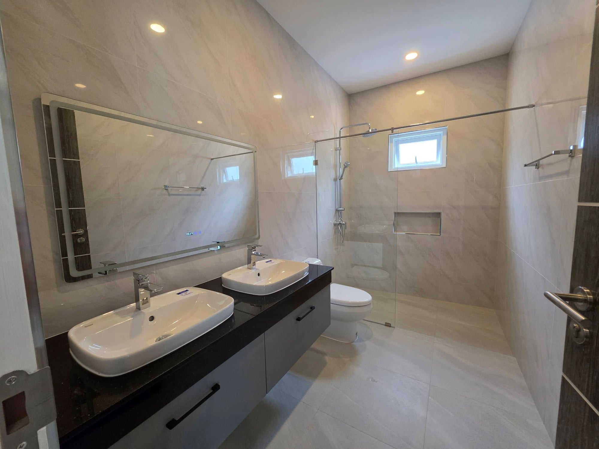 Pool Villa for Sale in Thap Tai, Ready to Move In