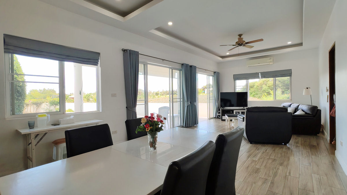 Detached House with Private Pool and Mountain Views in Wang Pong