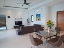 Spacious 3-Bedroom House with Large Pool in Hin Lek Fai