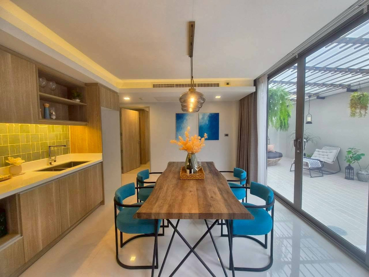 2 Bedroom Condo for Sale with Direct Pool Access