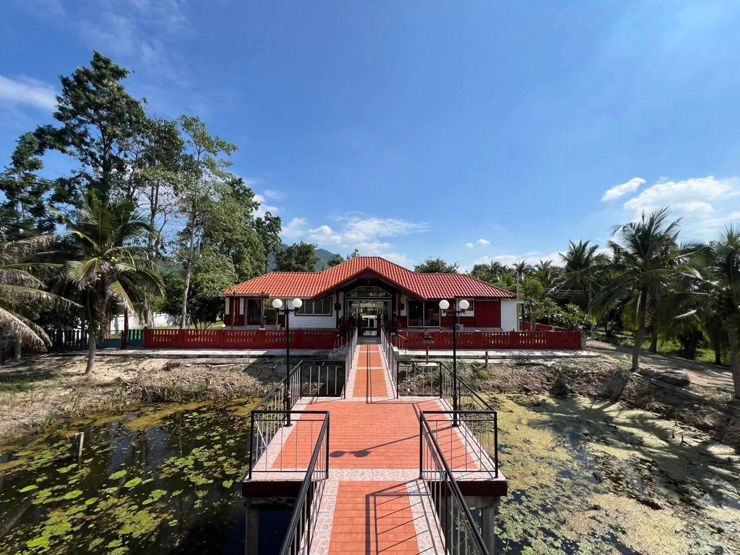 Newly Renovated House for Rent in Cha-Am with Pool and Riverside Pavilion