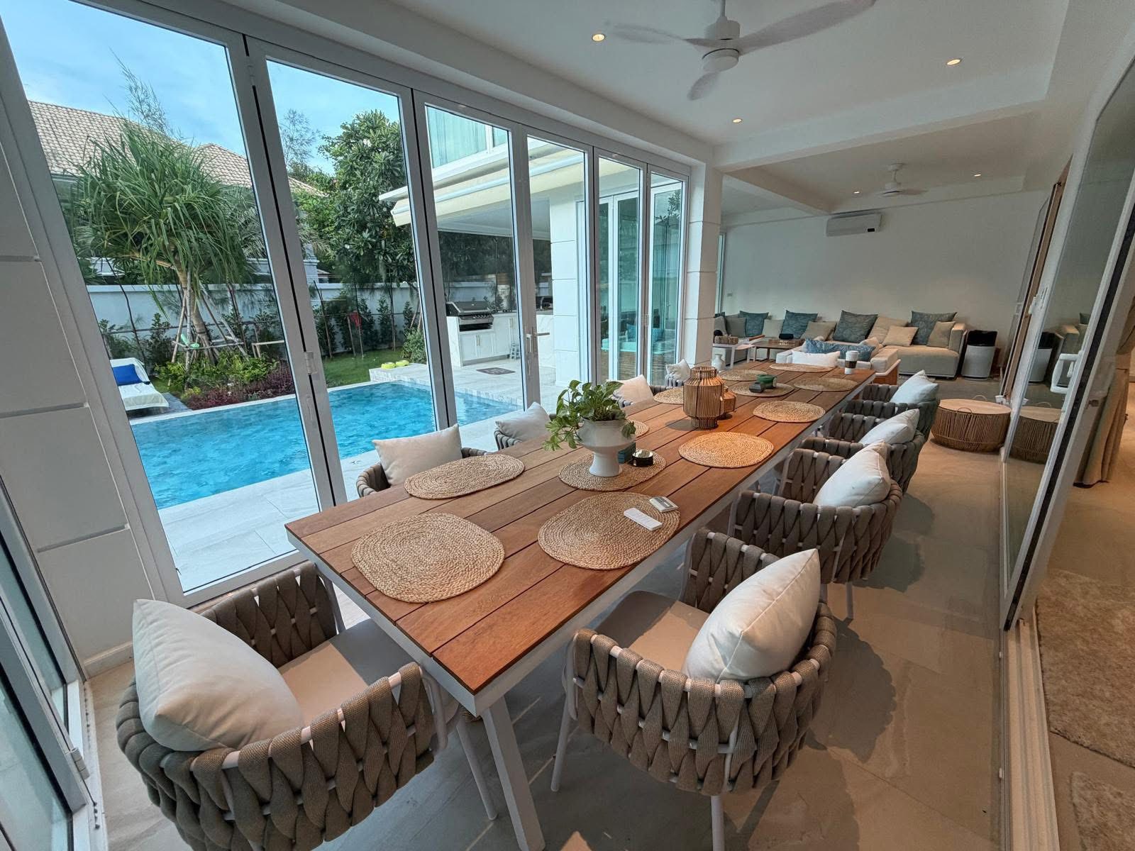 Luxury 4-Bedroom Modern Pool Villa in Hua Hin