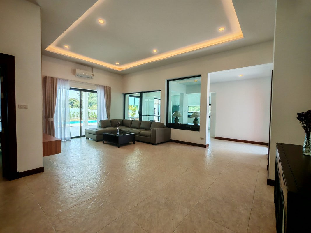 Modern 3 Bedroom Pool Villa on Large Plot in Hin Lek Fai, Hua Hin