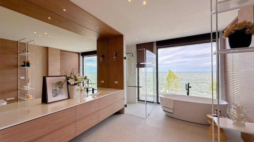 5 Bedroom Beachfront Luxury Villa in Cha Am
