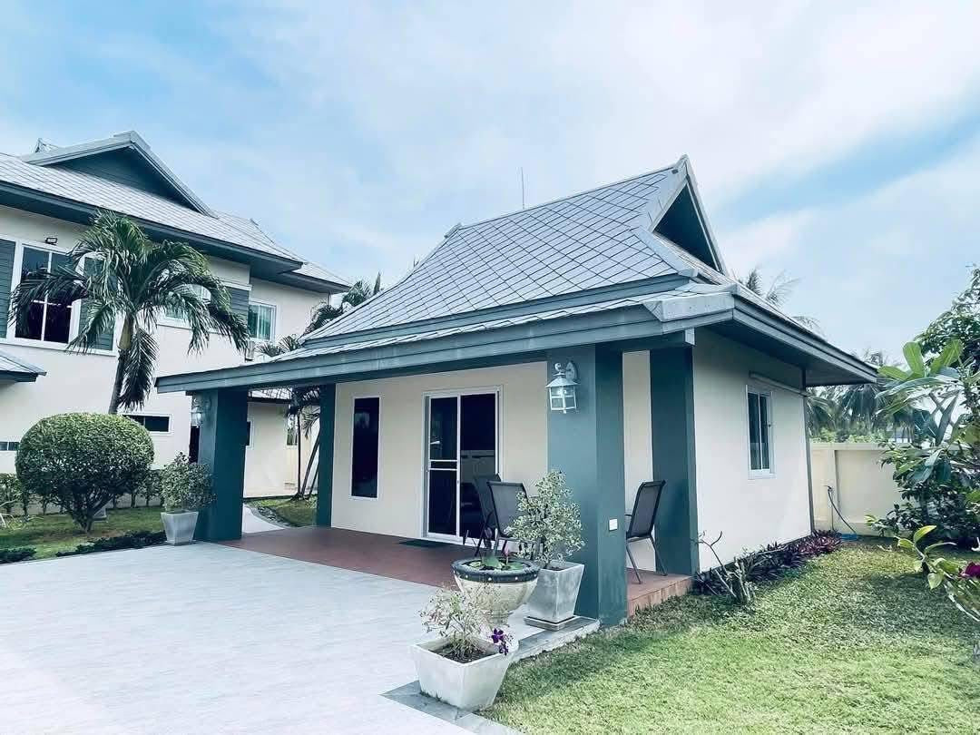 5 Bedroom Beachfront Private Pool Villa for Sale in Kuiburi