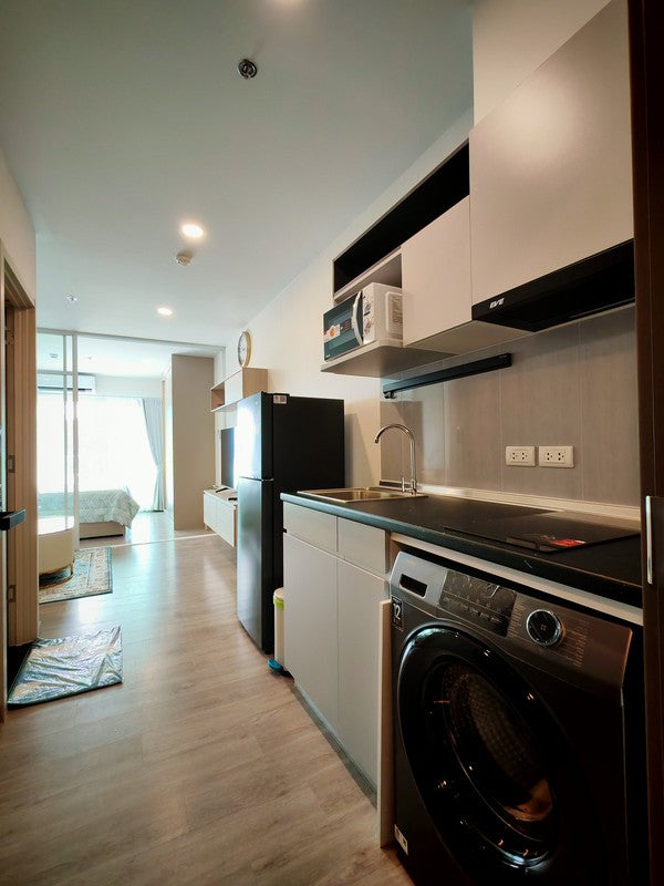 Sea and Mountain View 1-Bedroom Condo with Full Facilities