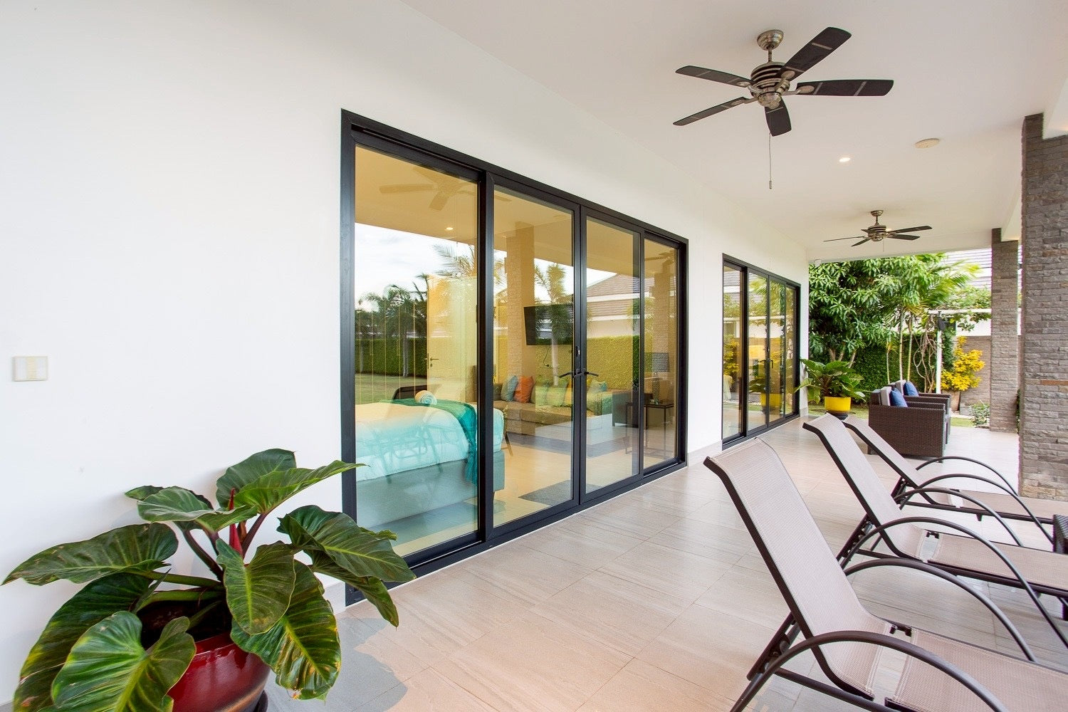 Luxuriöse Poolvilla mit 4 Schlafzimmern in Hua Hin