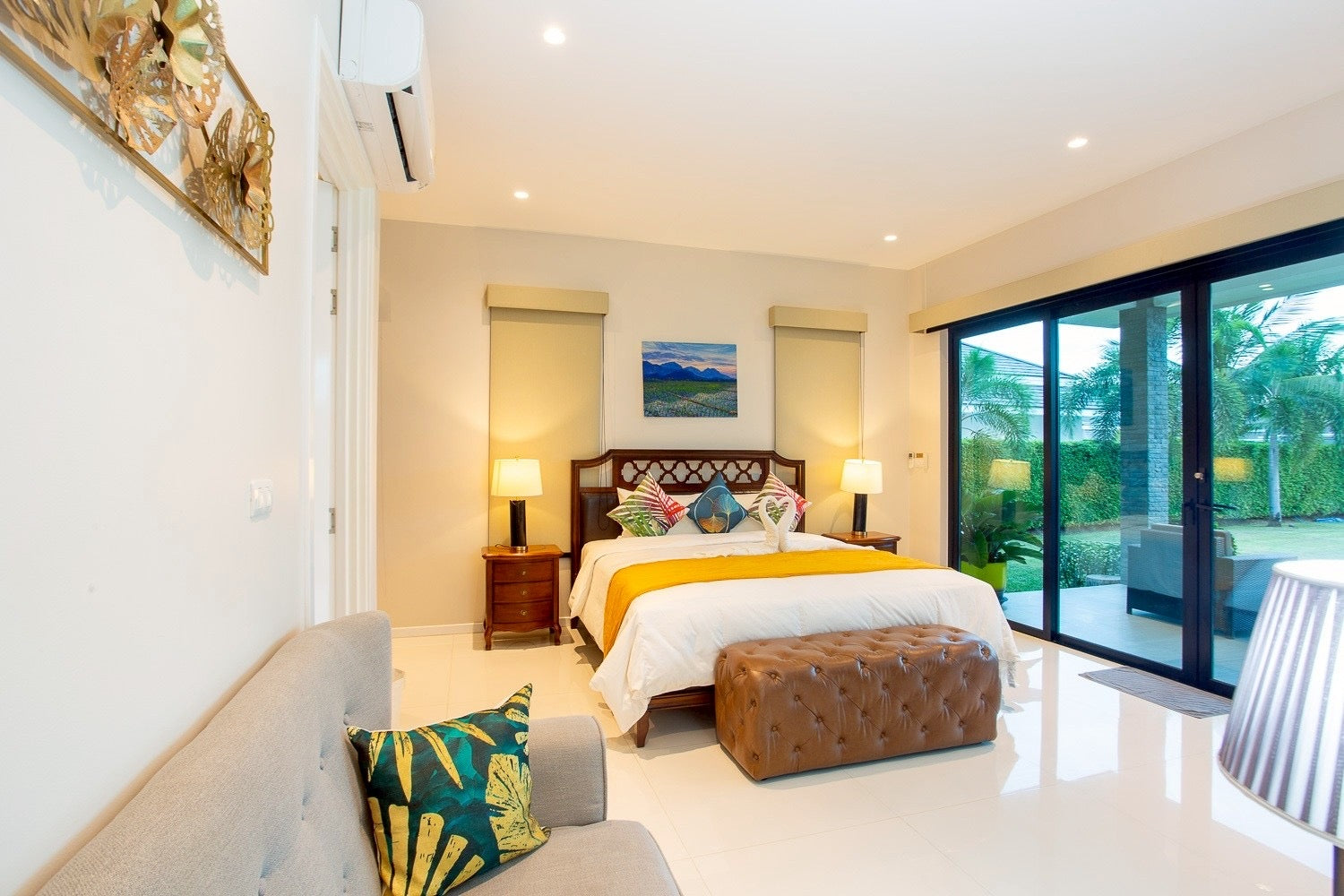 Luxuriöse Poolvilla mit 4 Schlafzimmern in Hua Hin