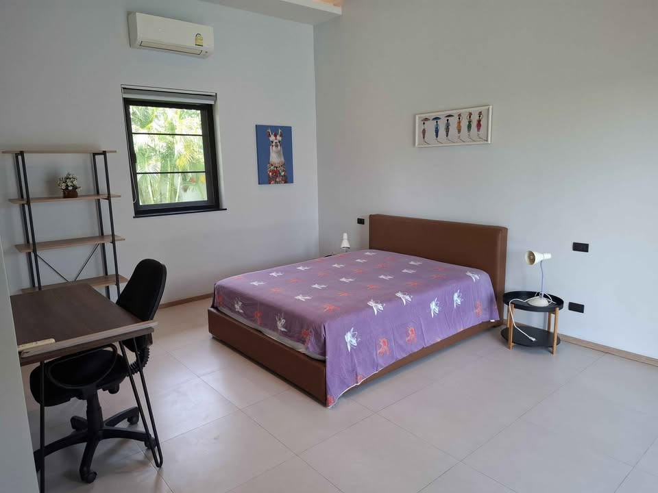 Spacious 3-Bedroom House with Large Pool in Hin Lek Fai