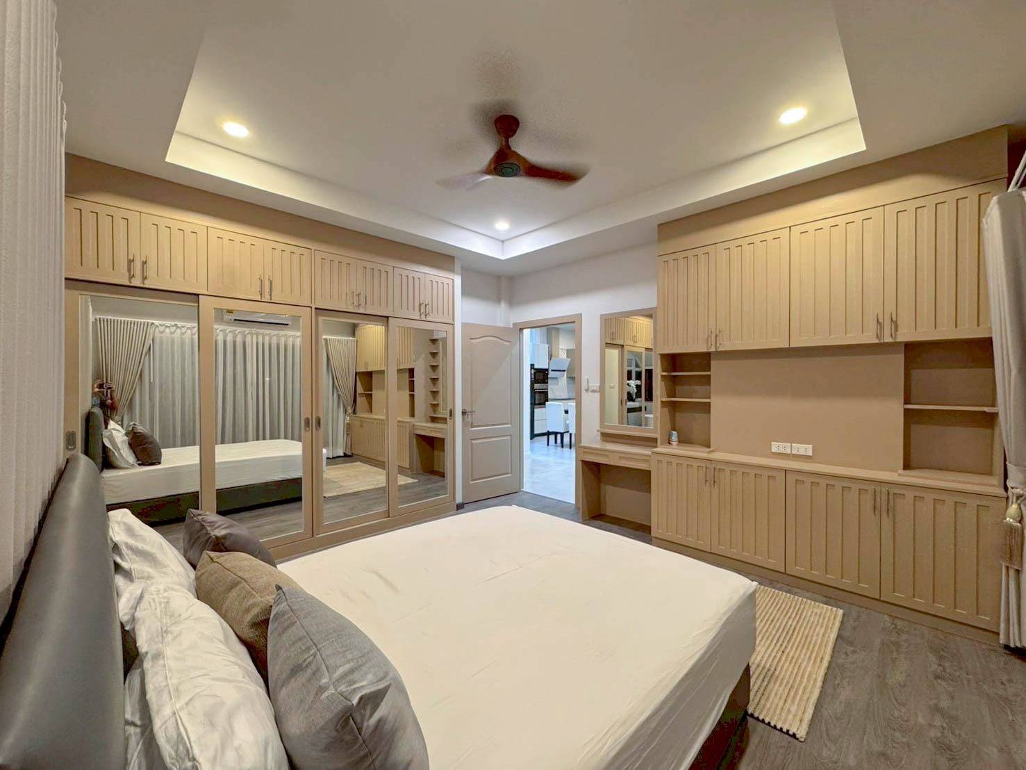 Renovated Pool Villa for Sale in Hua Hin Soi 102