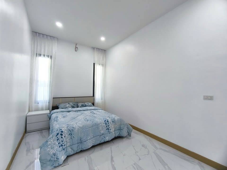 New 3-Bedroom Pool Villa in Cha-am with Jacuzzi