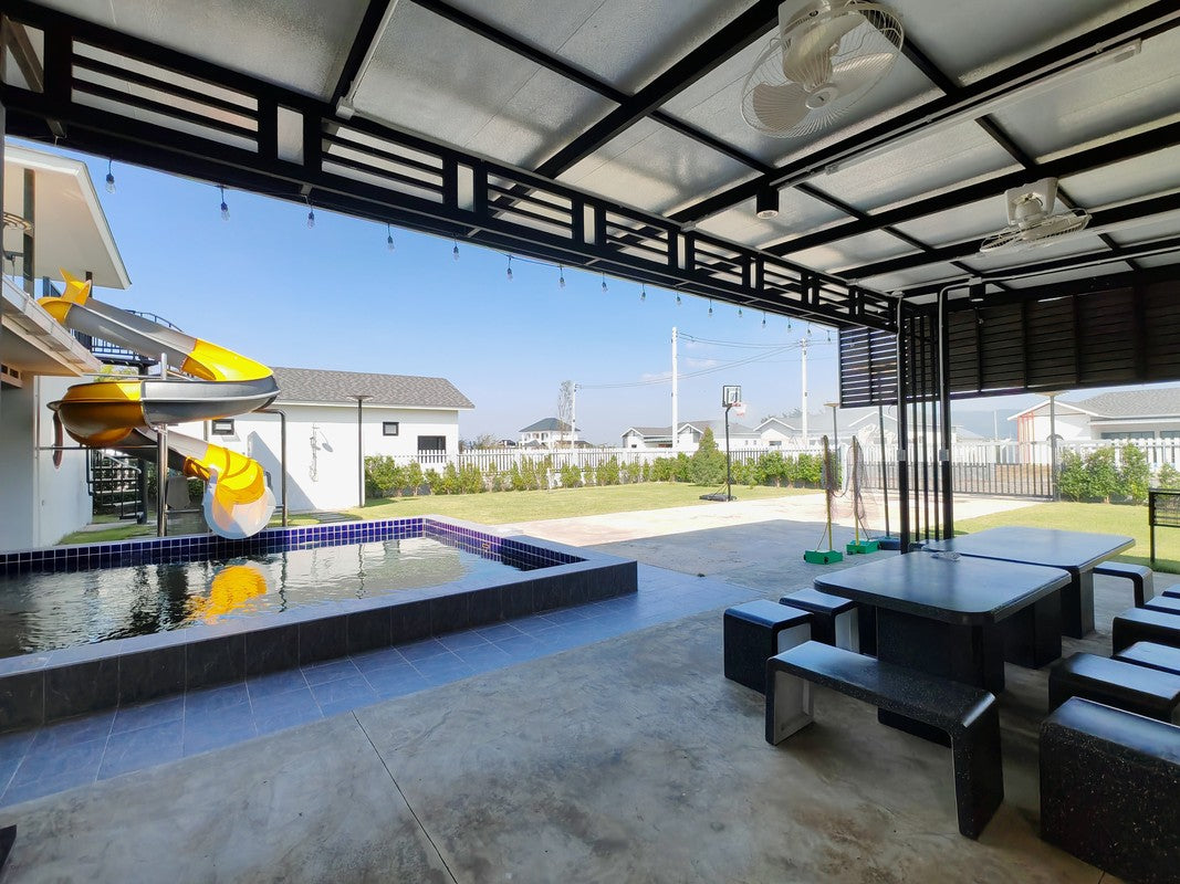 Spacious 5-Bedroom Pool Villa with Large Garden for Rent