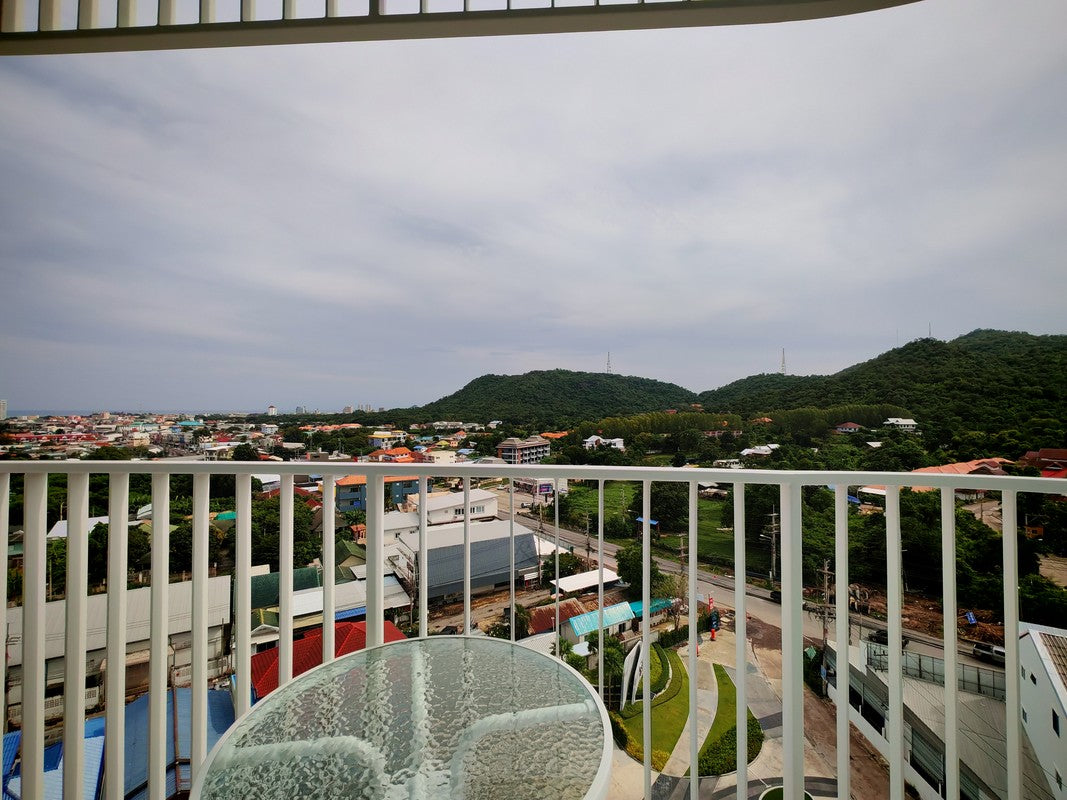 Sea and Mountain View 1-Bedroom Condo with Full Facilities