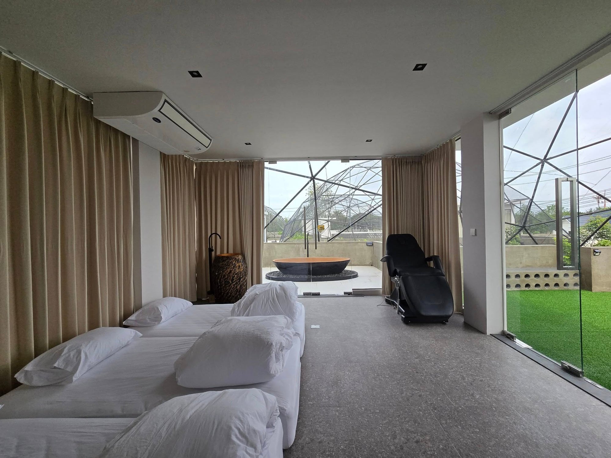 Luxury 3-Bedroom Villa with Sauna and Onsen Pool