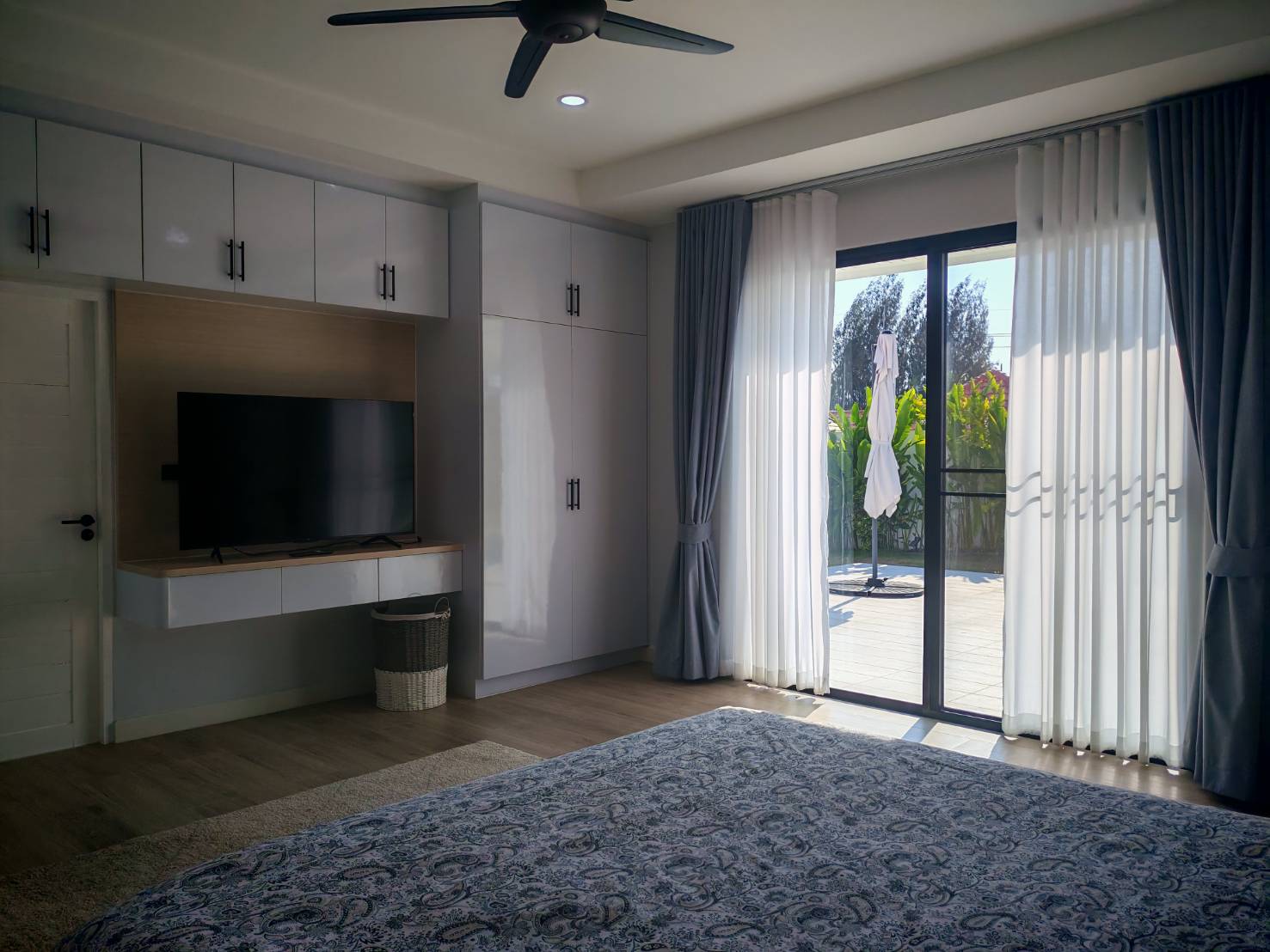 Modern 3-Bedroom Pool Villa for Rent in Wang Pong