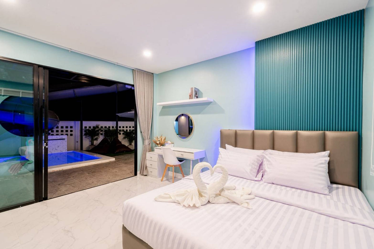 Spacious 4-Bedroom Family Pool Villa with Karaoke Room for Rent