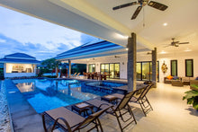 Luxuriöse Poolvilla mit 4 Schlafzimmern in Hua Hin