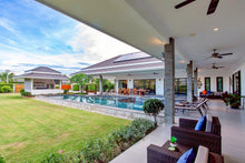 Luxuriöse Poolvilla mit 4 Schlafzimmern in Hua Hin