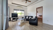 Detached House with Private Pool and Mountain Views in Wang Pong