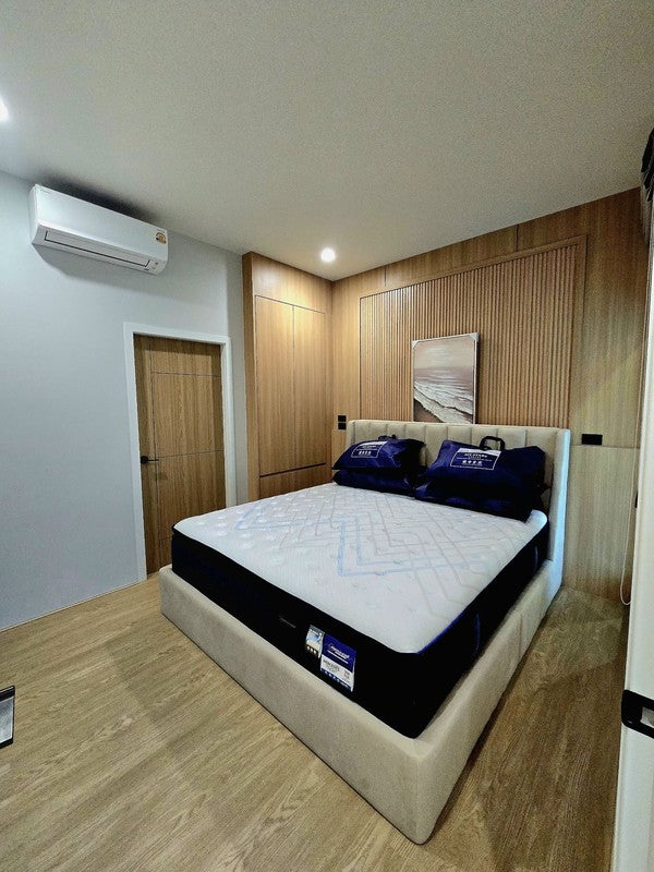 Luxuriöse U-förmige Poolvilla in Hua Hin zu verkaufen