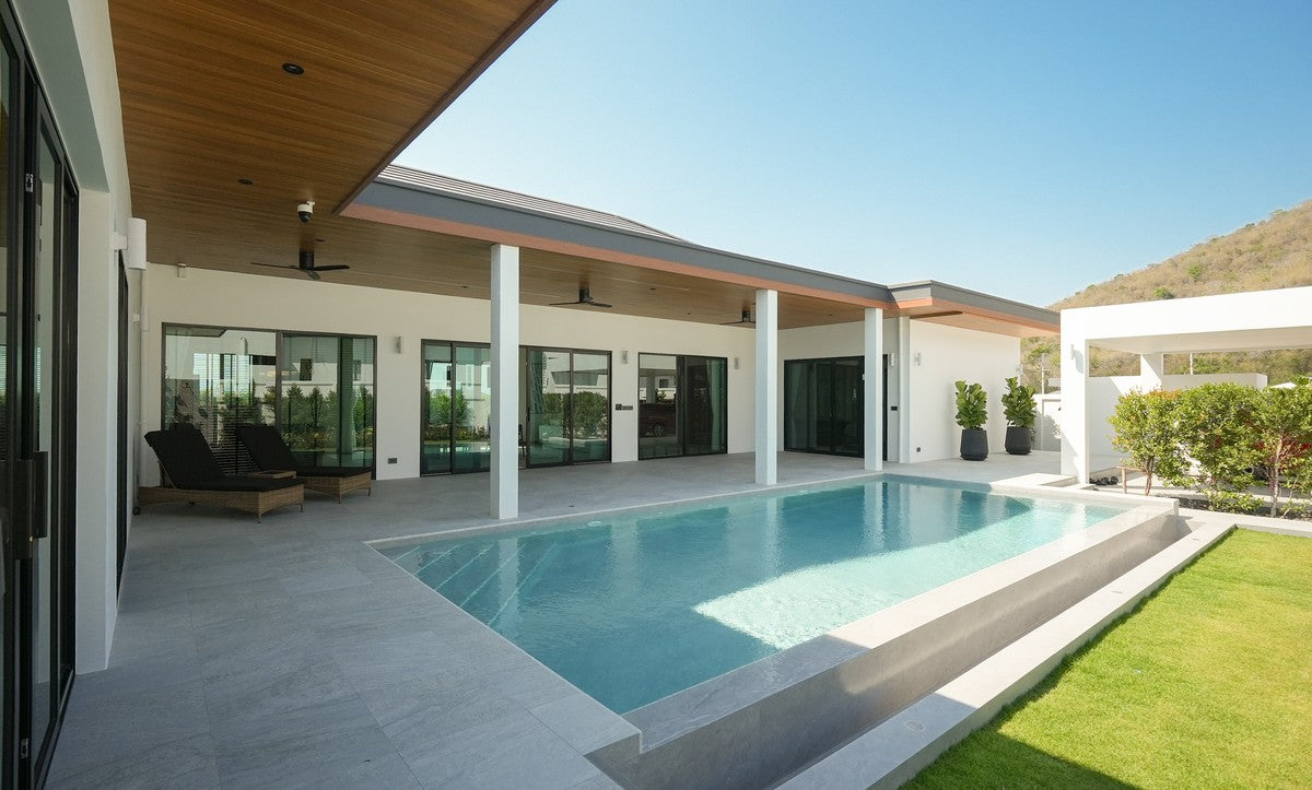 Luxuriöse Poolvilla mit 3 Schlafzimmern in Hua Hin zu verkaufen - bezugsfertig
