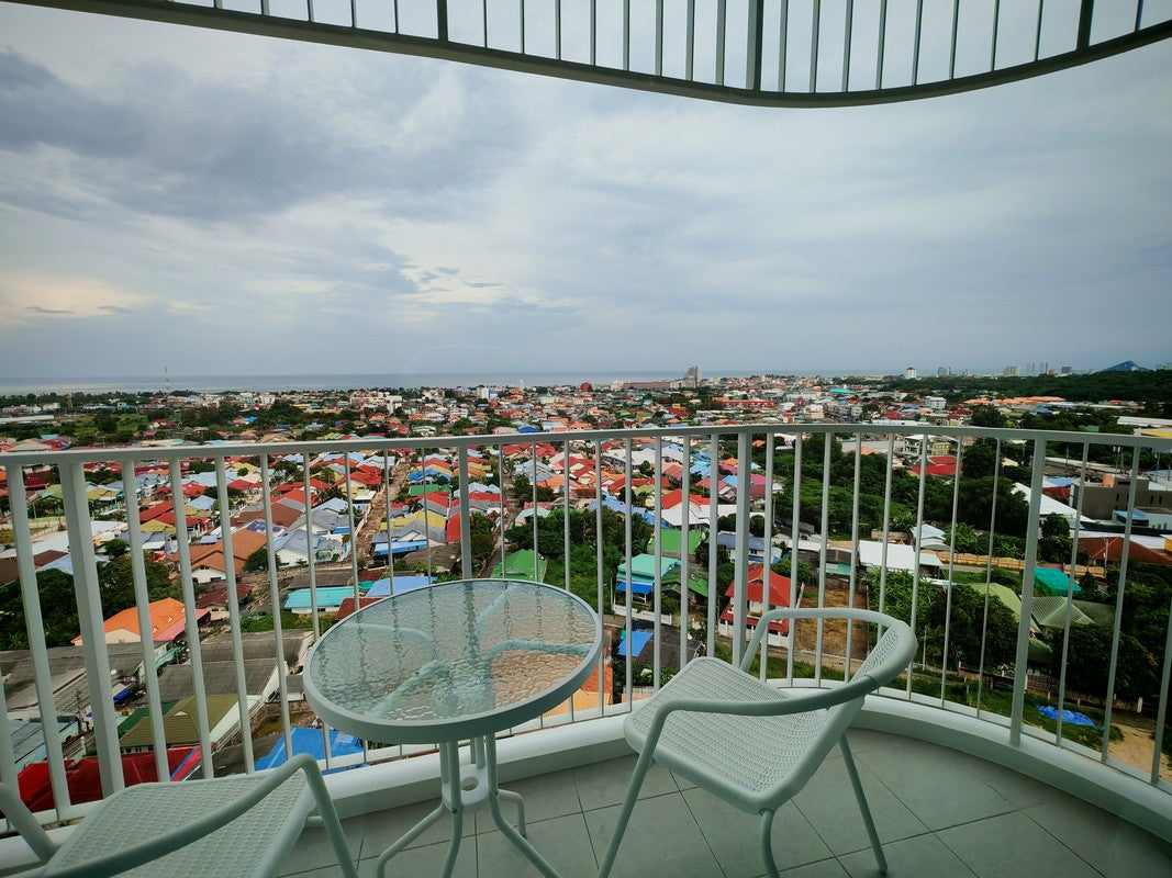 2 Bedroom Condo with Sea and Mountain View on Floor 15