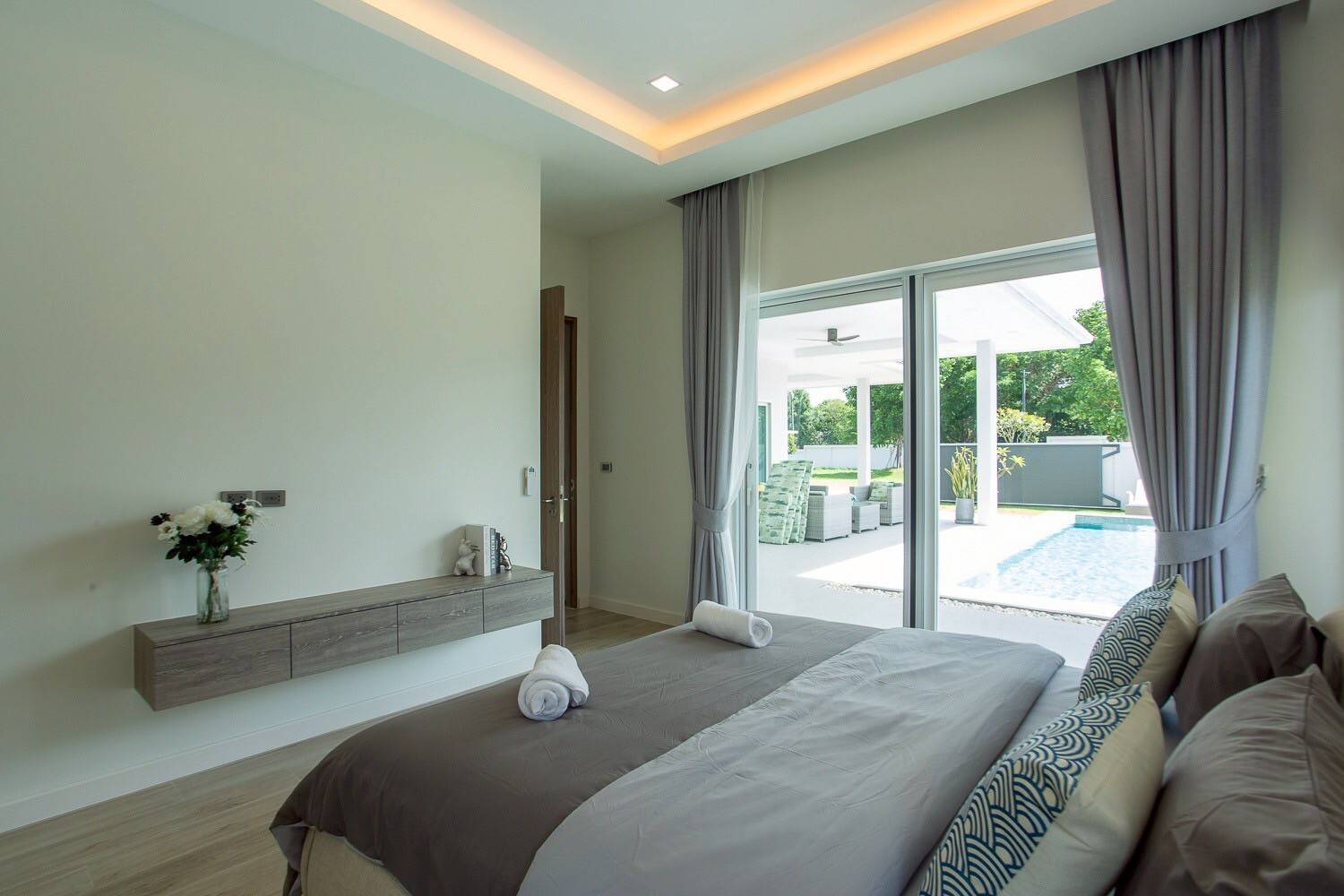 Modern Pet Friendly 3-Bedroom Pool Villa for Rent