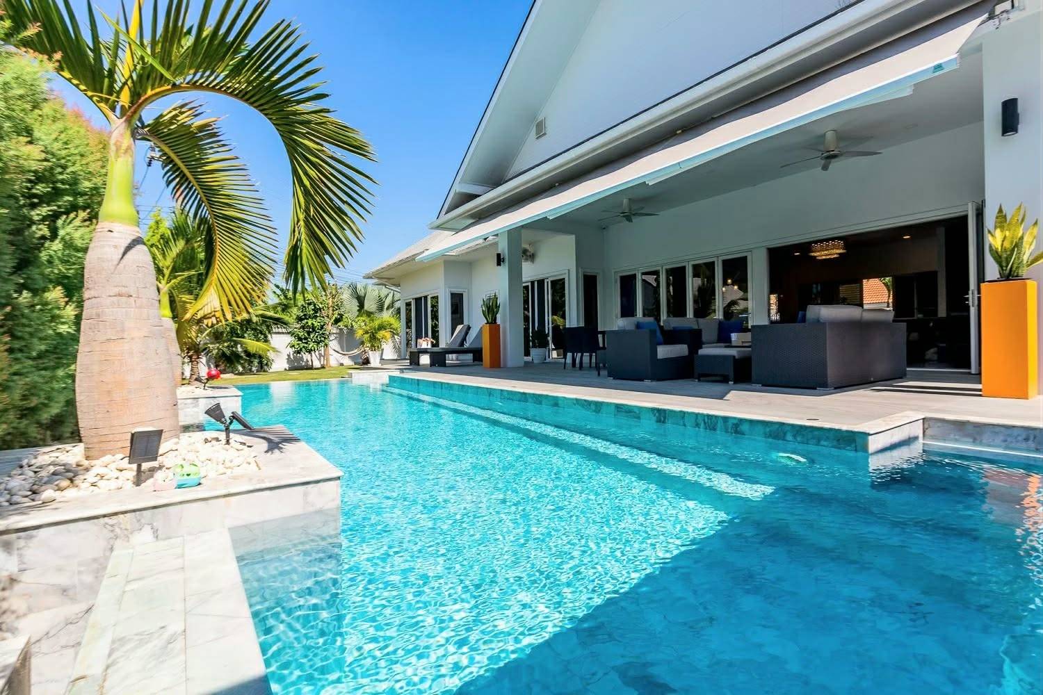 Spacious 4-Bedroom Pool Villa with Outdoor Sala in Hin Lek Fai