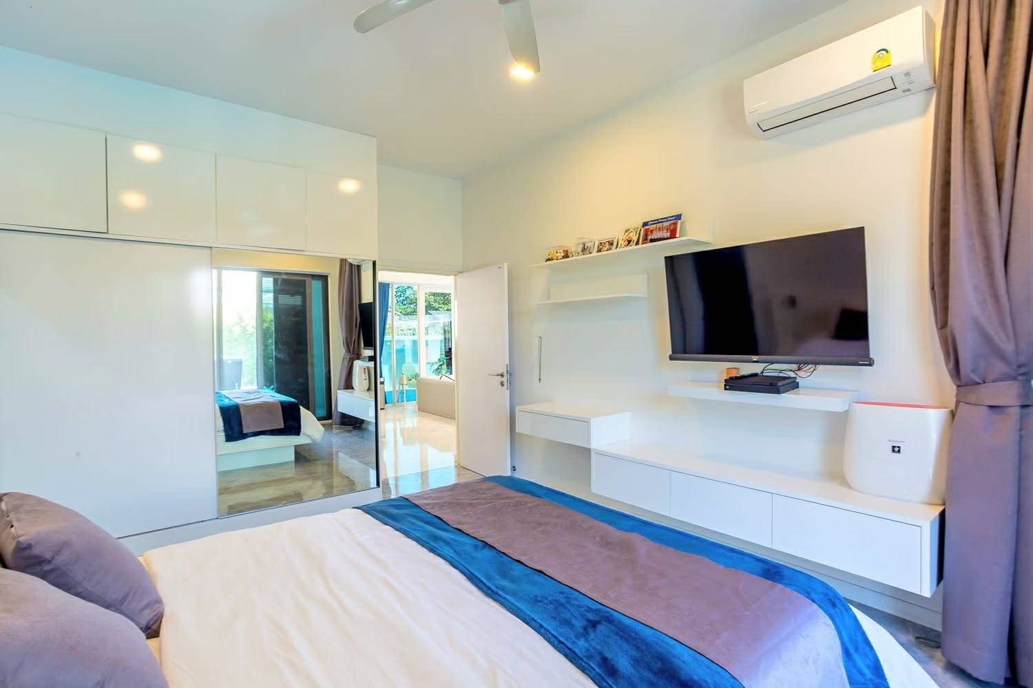 Spacious 4-Bedroom Pool Villa with Outdoor Sala in Hin Lek Fai