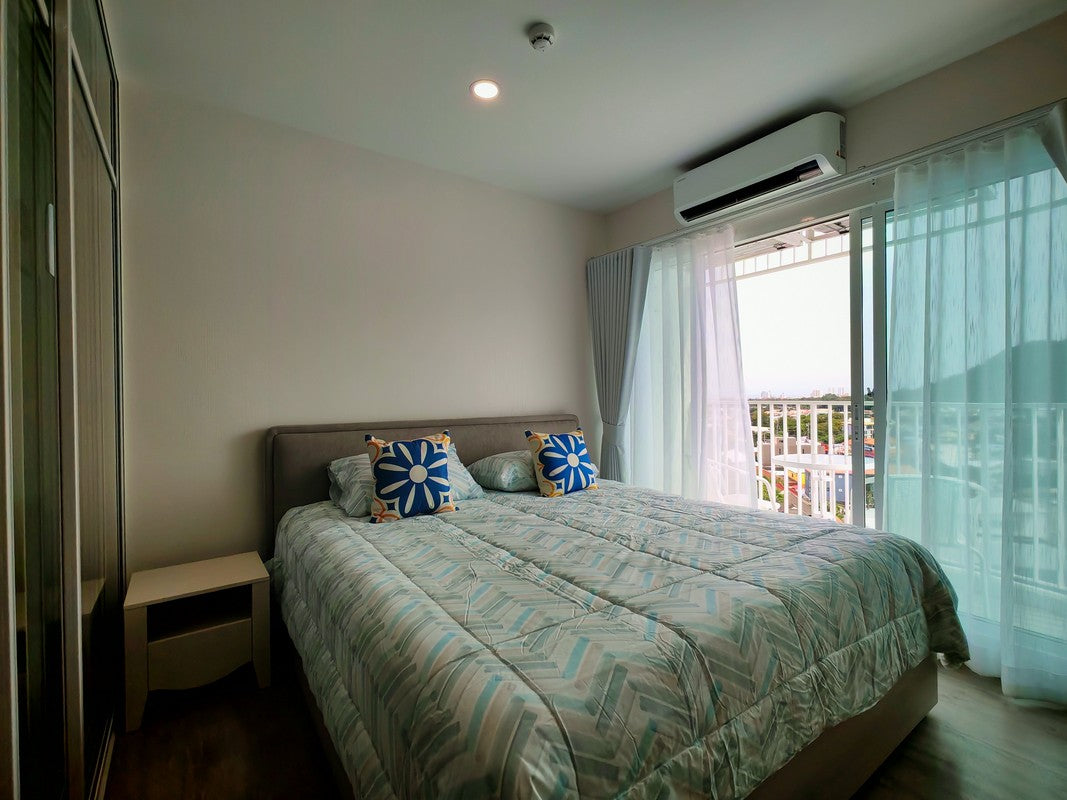 Sea and Mountain View 1-Bedroom Condo with Full Facilities
