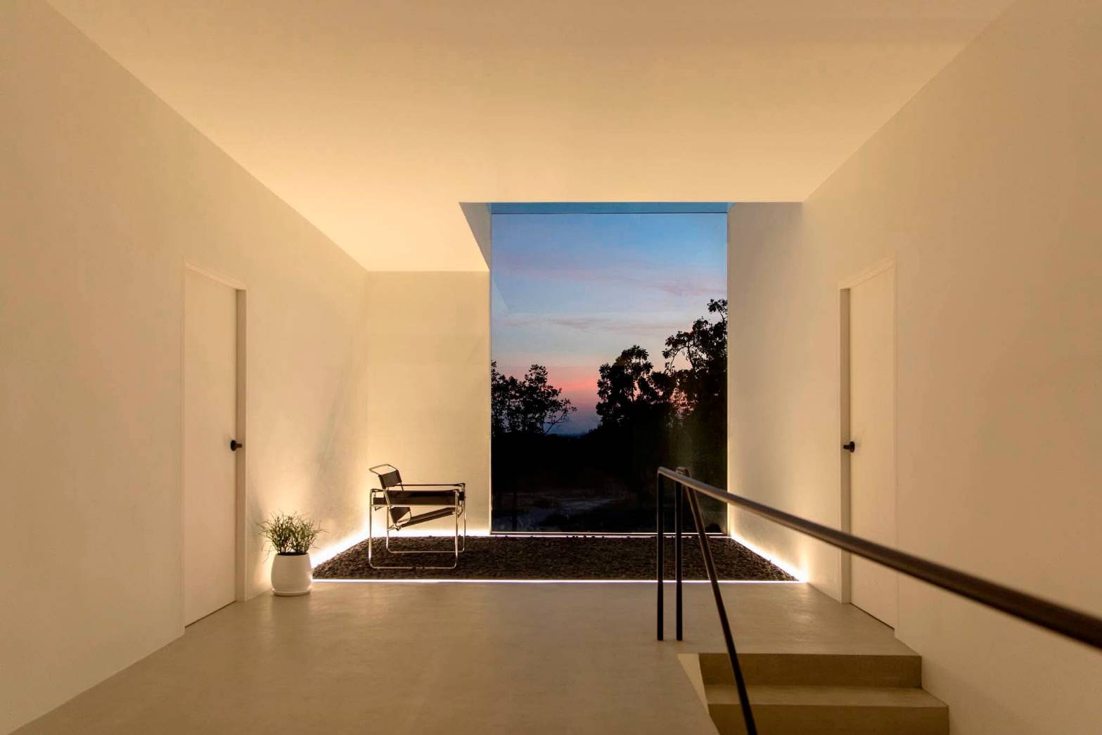 Spacious 2-Storey Modern Pool Villa in Hua Hin Soi 88