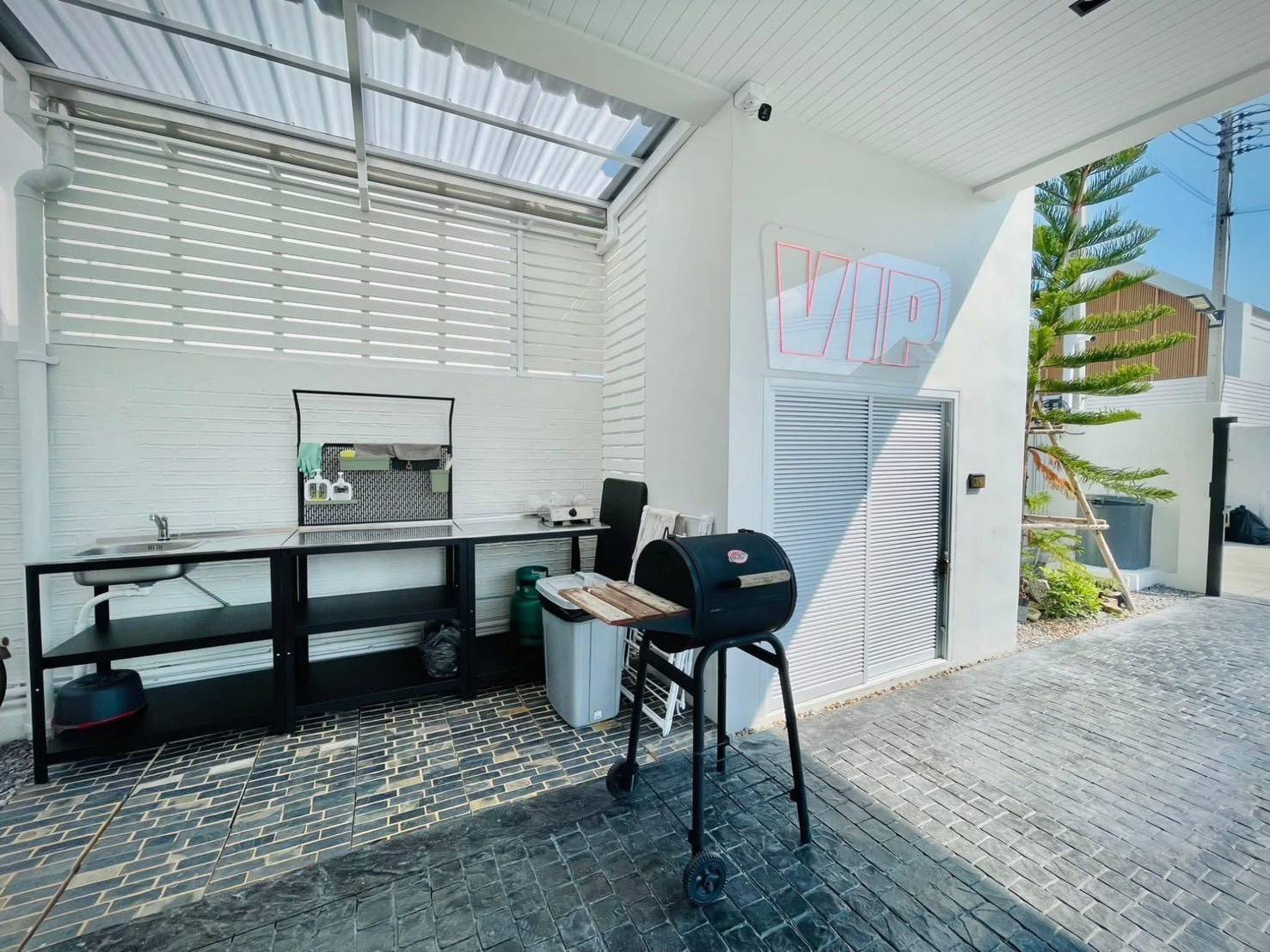Modern 3-Bedroom Pool Villa for Rent near Black Mountain