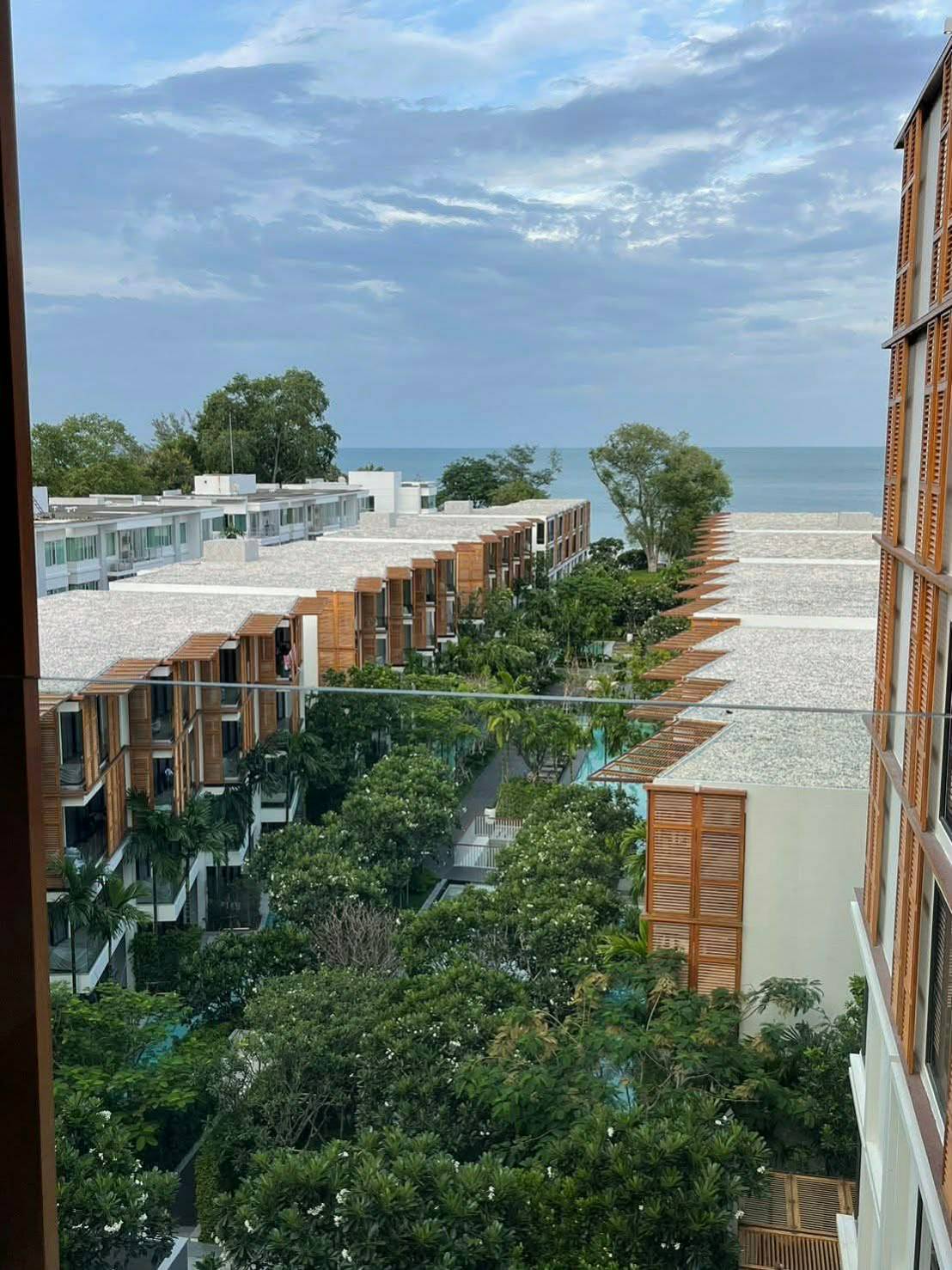 Beachfront 1-Bedroom Condo at InterContinental Residences for Sale