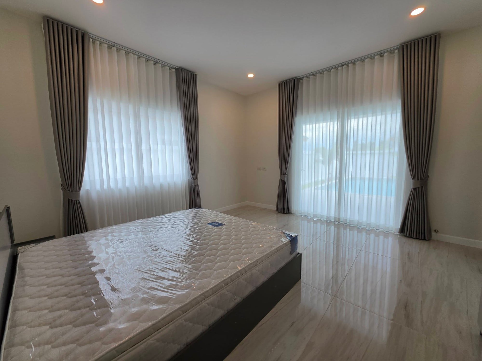 Pool Villa for Sale in Thap Tai, Ready to Move In