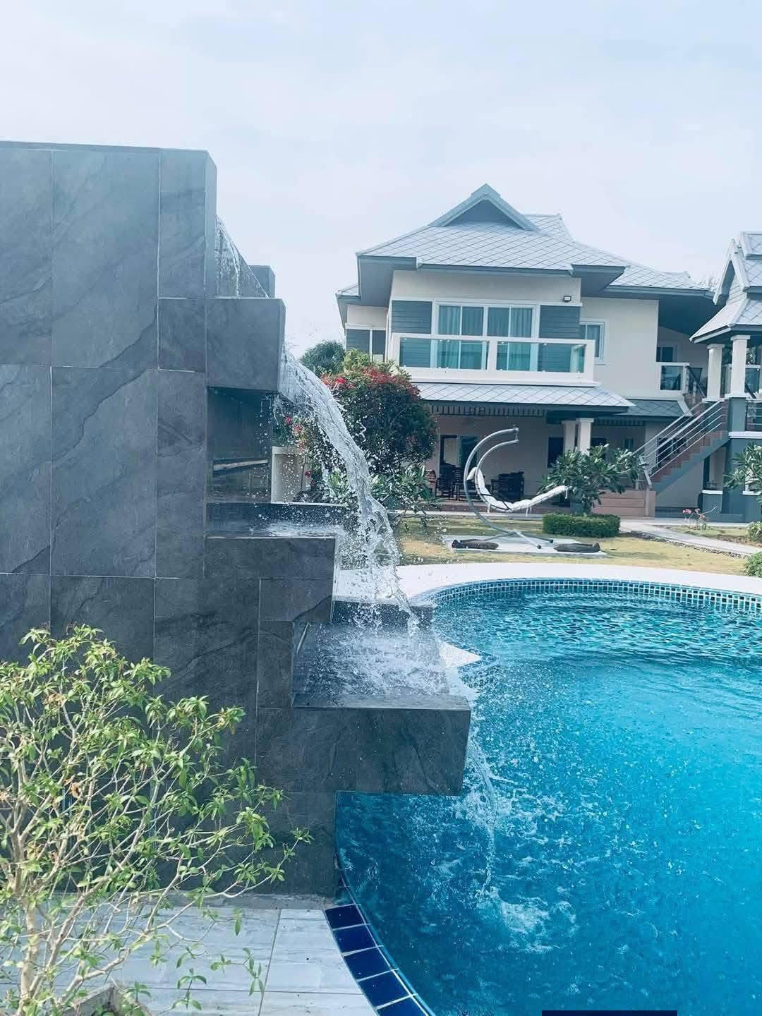 5 Bedroom Beachfront Private Pool Villa for Sale in Kuiburi
