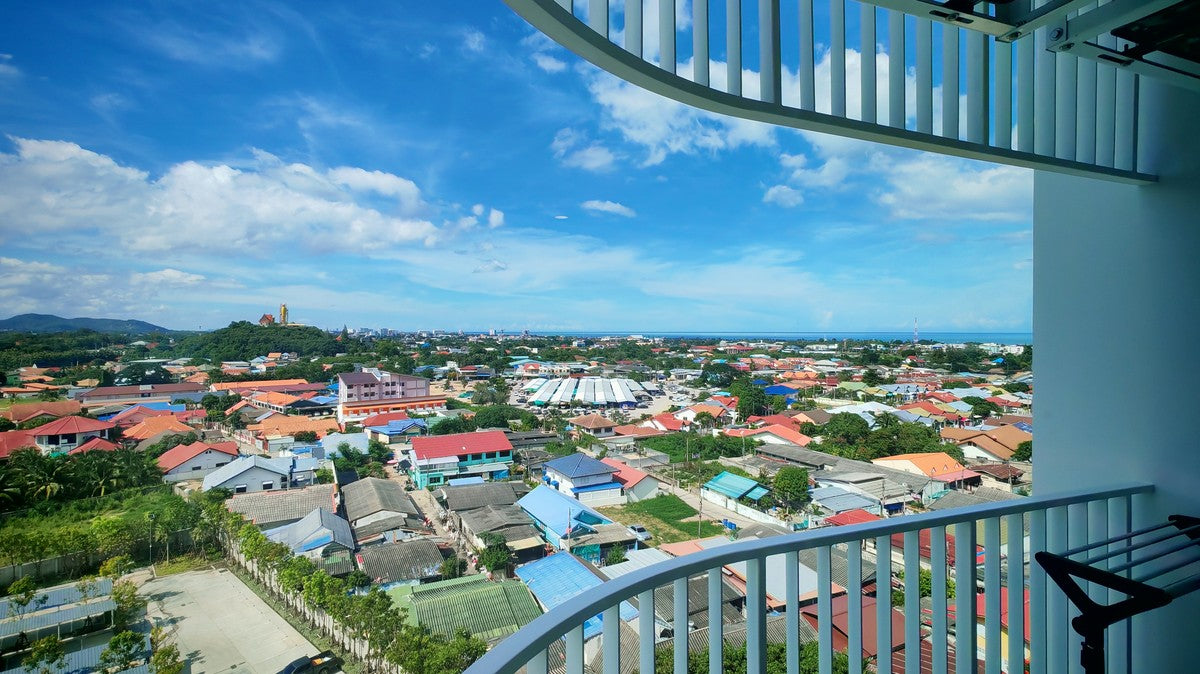 Brand New Sea View Condo at Supalai Blue Whale