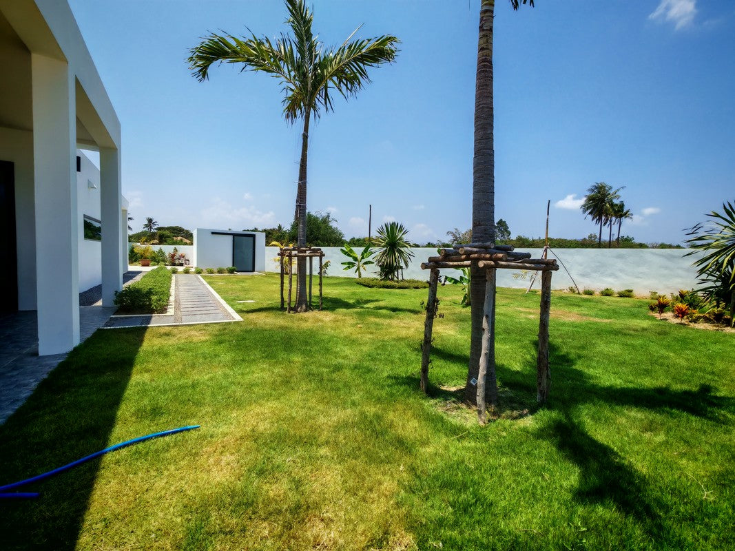 Modern 3 Bedroom Pool Villa on Large Plot in Hin Lek Fai, Hua Hin