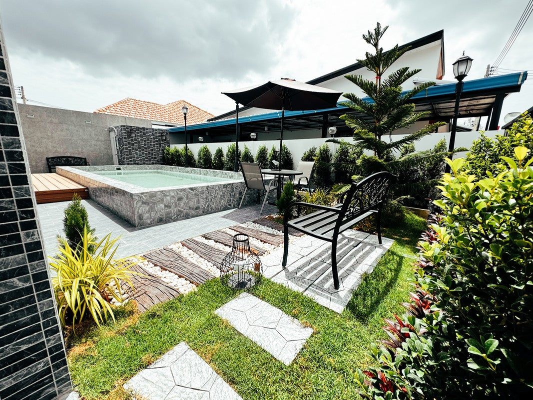 House with Private Pool for Sale in Pranburi